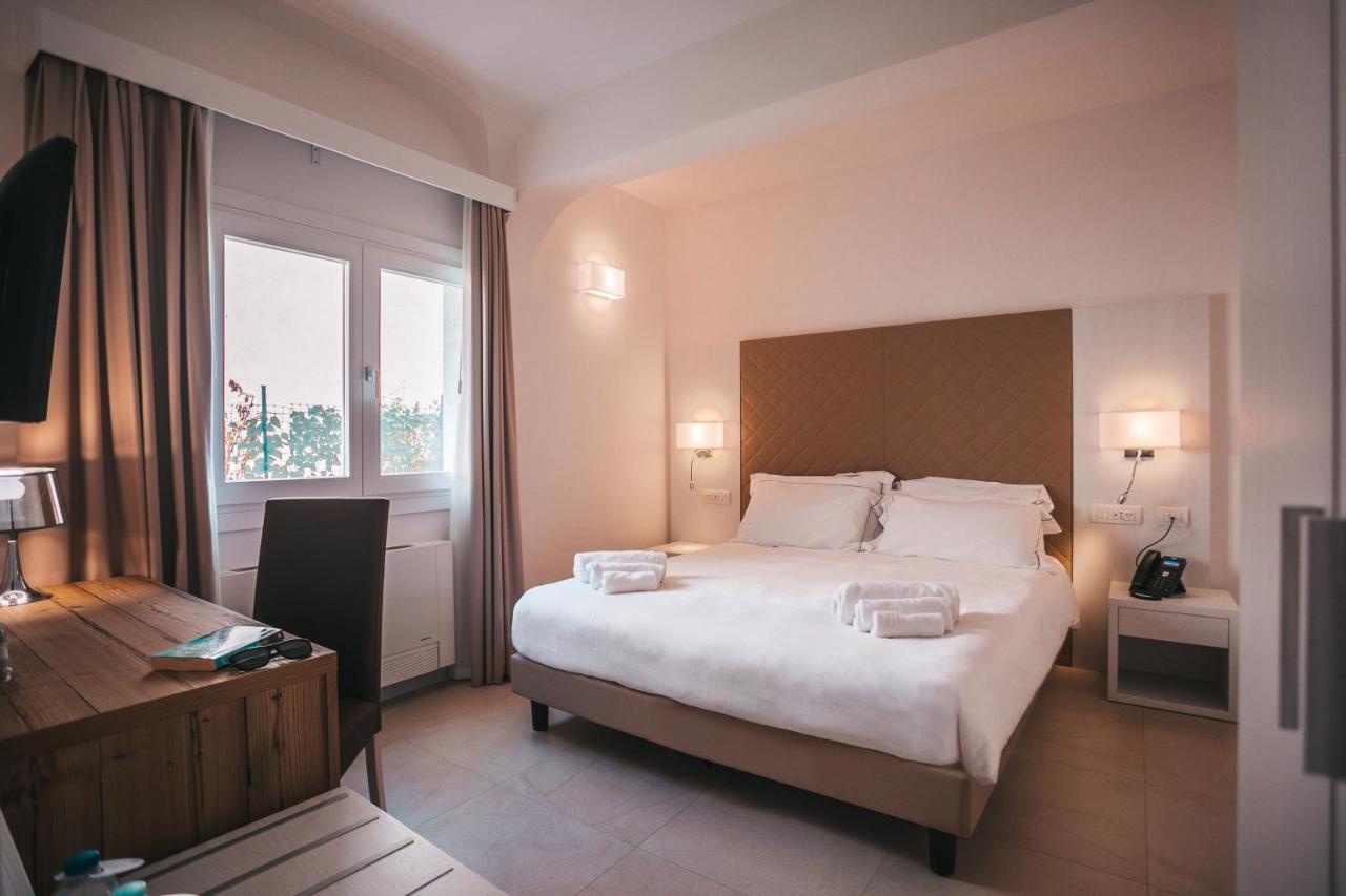 Hotel Moresco سانتا تيريزا غالّورا المظهر الخارجي الصورة