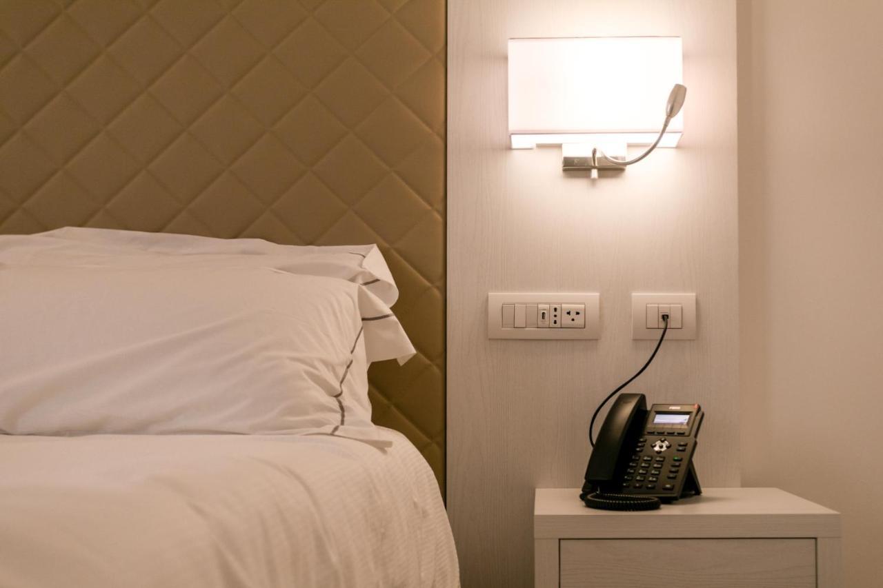 Hotel Moresco سانتا تيريزا غالّورا الغرفة الصورة