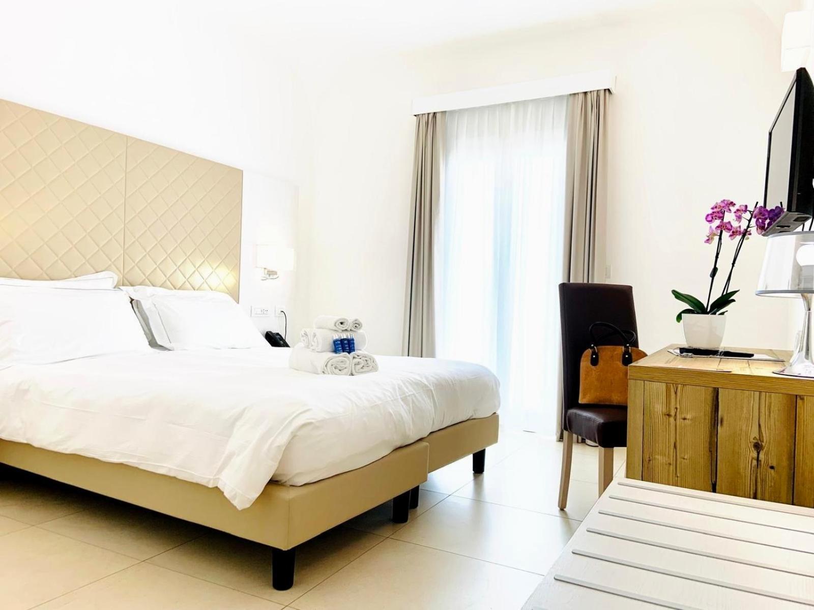 Hotel Moresco سانتا تيريزا غالّورا المظهر الخارجي الصورة